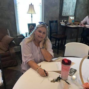 Meet your Posher, Cheri